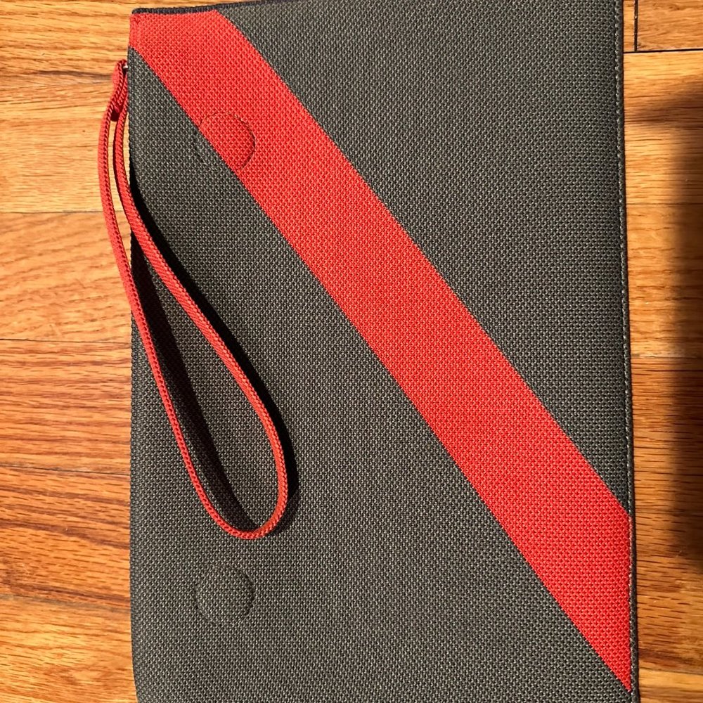 Rothy's The Essential Pouch